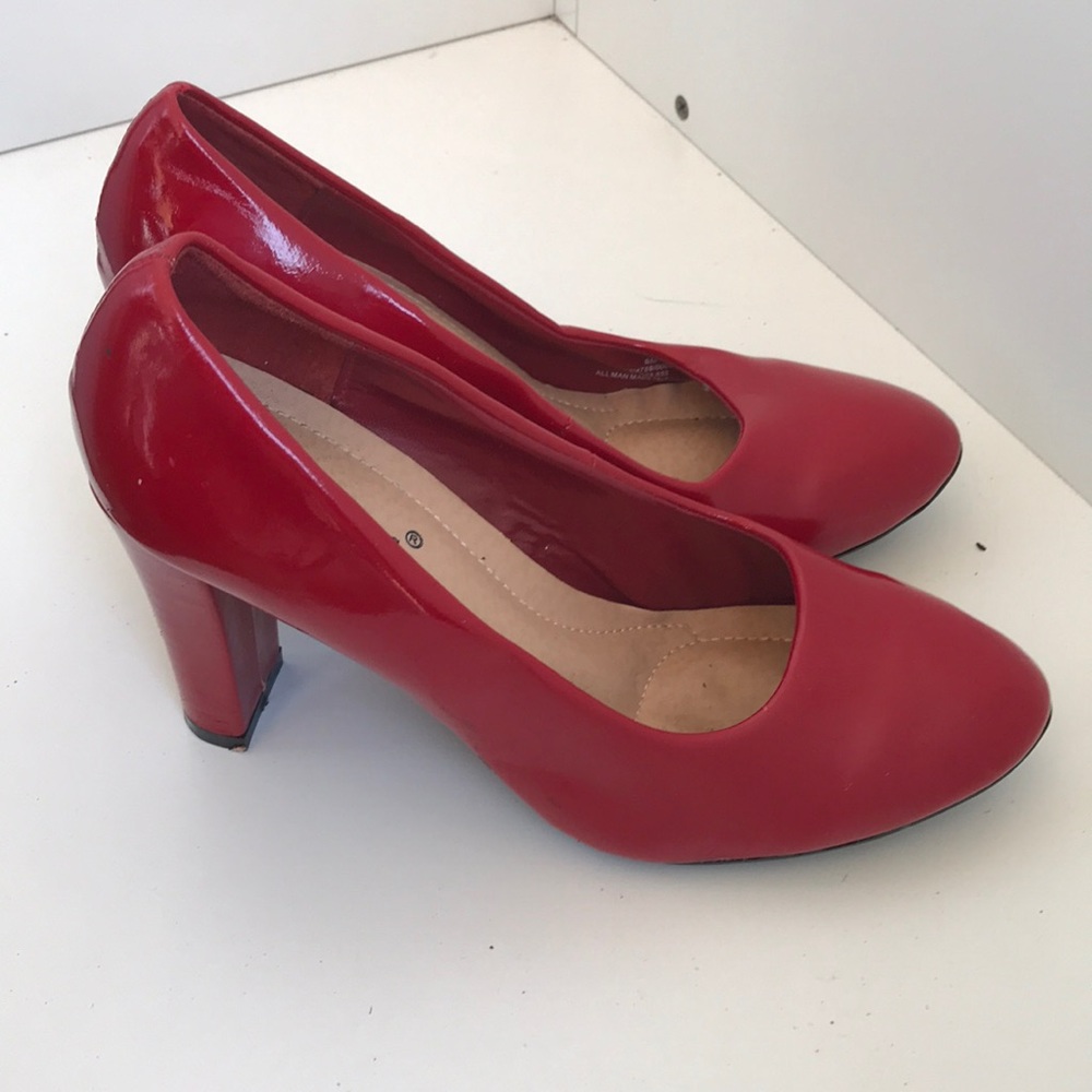 Pierre Dumas Flexibles heels Sz 6M